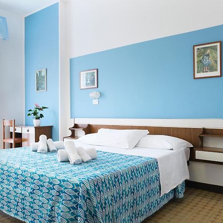 Hotel Cheri Rimini Exterior photo