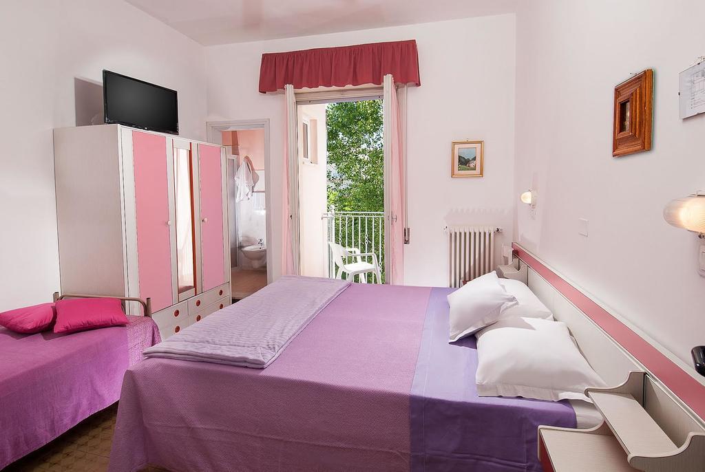 Hotel Cheri Rimini Exterior photo